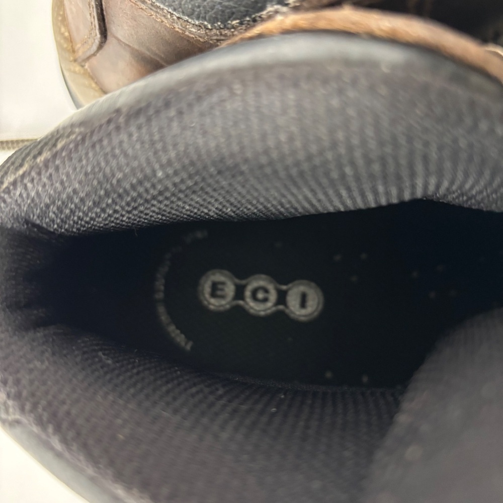 Hi-Tec Brown and Black Leather Rugged Outdoor Boots, Work/Hike with Durable Sole - Picture 7 of 10